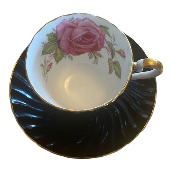 Vintage Aynsley Swirl style Rose Pattern teacup & saucer set - Picture 3 of 16